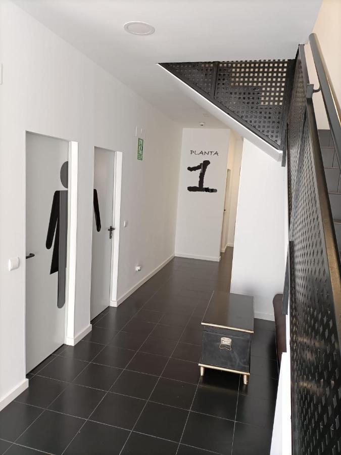 Hostal Las Encinas Villaviciosa de Odon Luaran gambar